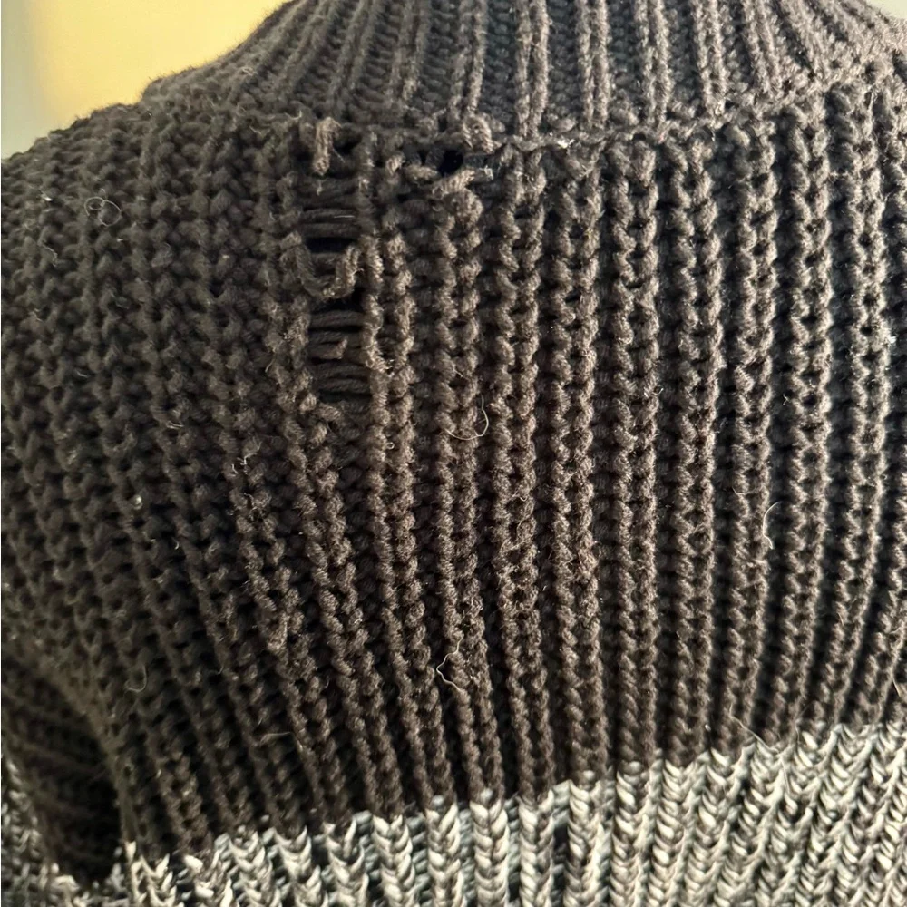 Lou & Grey Charcoal and‎ Cream Knit Top